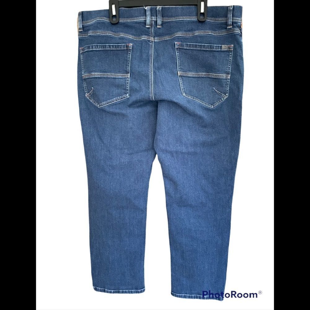 Ll Bean Comfort Waist stretchy waistband 5 pocket straight leg jeans, size 40/30 - Picture 3 of 5